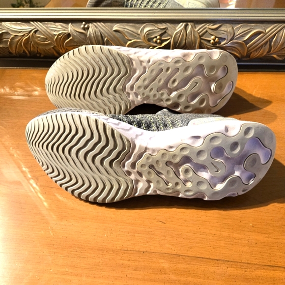 Nike ReAct walking/city shoes - Picture 6 of 14